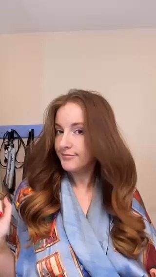 Heatless curls for straight hair: The Curly Tie result on naturally straight hair
